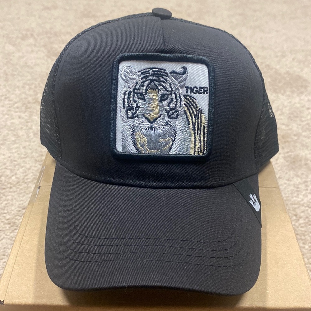 Unisex Adjustable Farm Trucker Hat (Tiger) NEW!!!